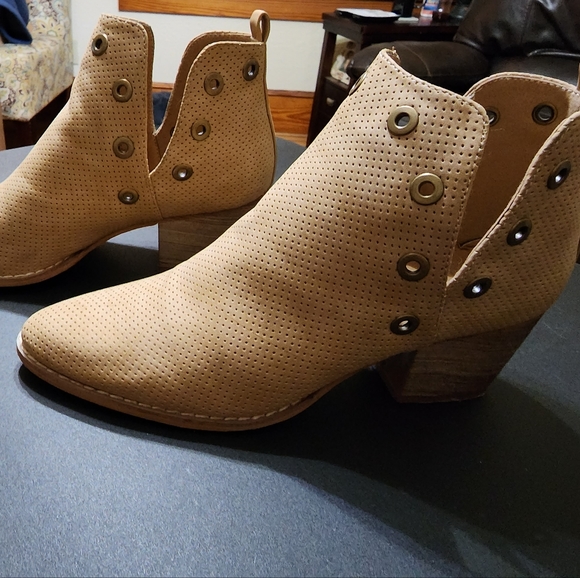 YOKI WOMENS BOOTIES SIZE 8~GREAT CONDITION~ - Picture 7 of 13